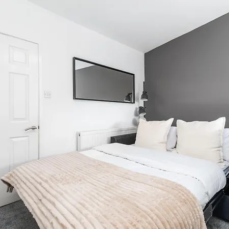 Stylish In Leeds Apartment